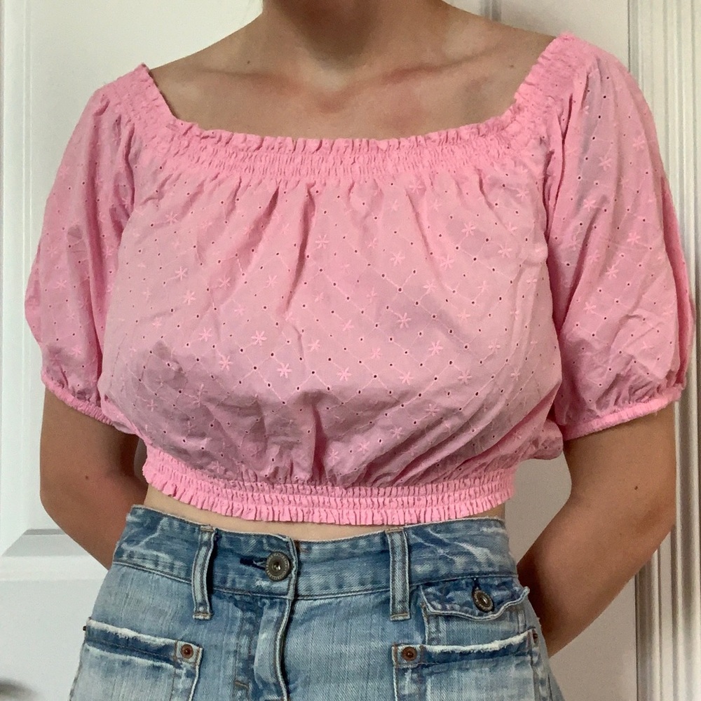 DISCONTINUED Pink H&M Lace Floral Detail Off-The-Shoulder Crop Top